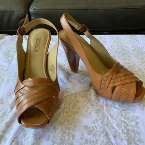 Kenneth Cole Tan Leather Heels
